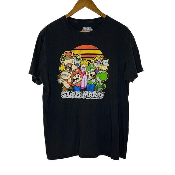 Super Mario Black Graphic Short Sleeve Shirt Size Large Men’s - Picture 1 of 8